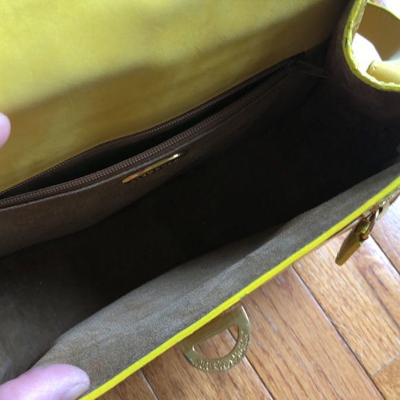 Croc embossed real leather crossbody bag - Picture 6 of 7